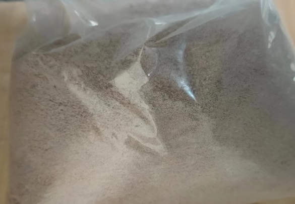 Appearance image for 2-methoxy-4-(4-(4-methylpiperazin-1-yl)piperidin-1-yl)aniline