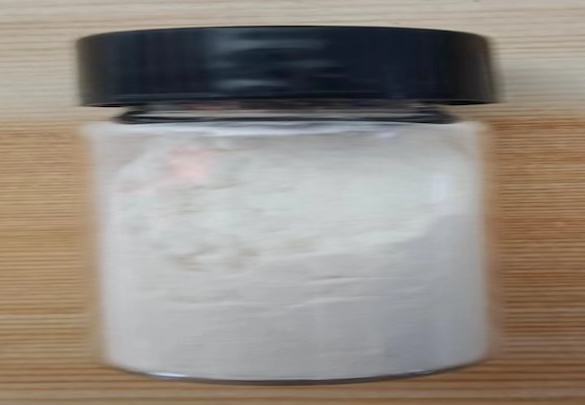 Appearance image for 2-Chloroquinoline-3-carbonitrile