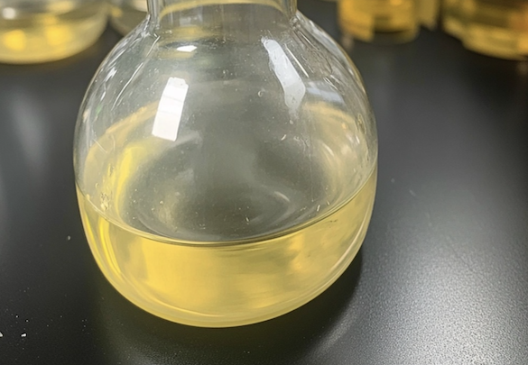 Appearance image for 2,2-Bis(4-cyanatophenyl)butane