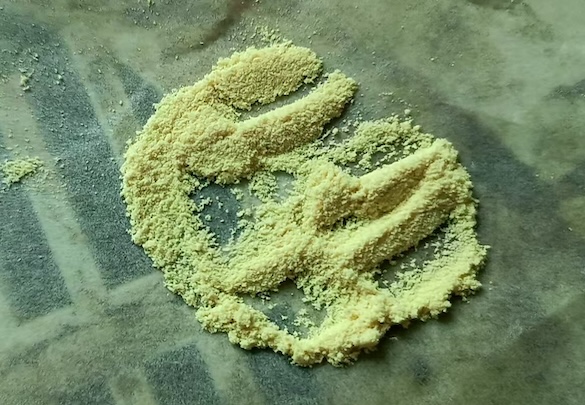 Appearance image for cis-1,2-cyclopentanedicarboxylic acid